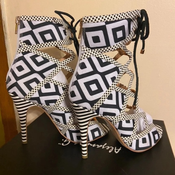 Alexandra G heel 7.5 Womens - Picture 5 of 8